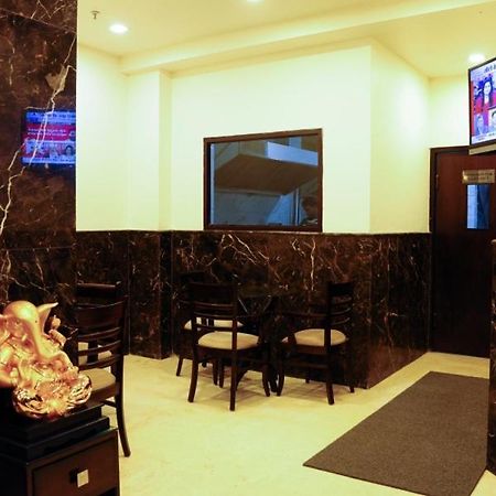 Hotel Jullundur 18 Chandigarh Bagian luar foto